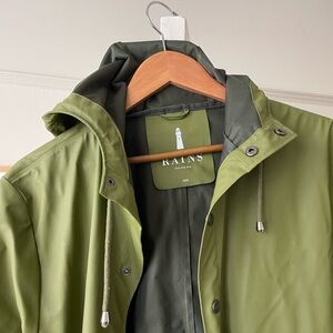 Rains - rain jacket in miss green XS/S